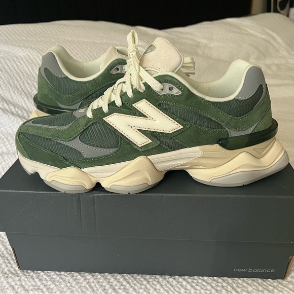 New Balance 9060 NORI Forest Green Grey Cream Sneakers UNISEX W 11.5 / M 10 - Picture 1 of 7